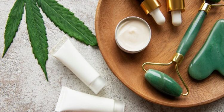 CBD Kosmetik Marke steigt bei CannaTrust ein: mojah